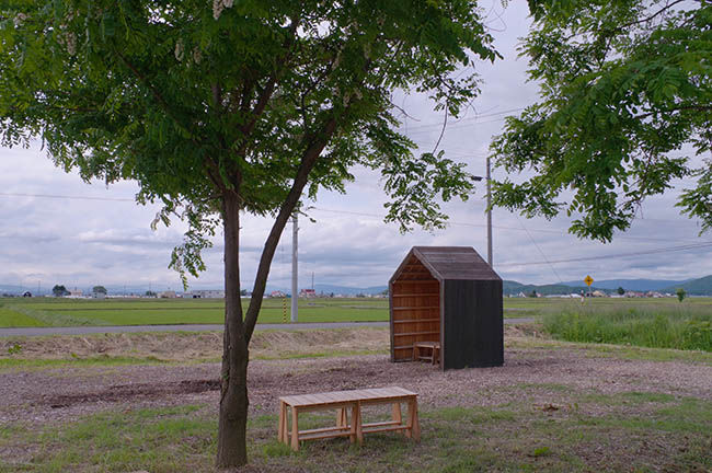 工場見学に来たゲストが一息つくためのあずまや的な小屋