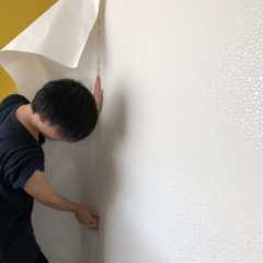 壁紙を貼る-リプランのDIYプロジェクト