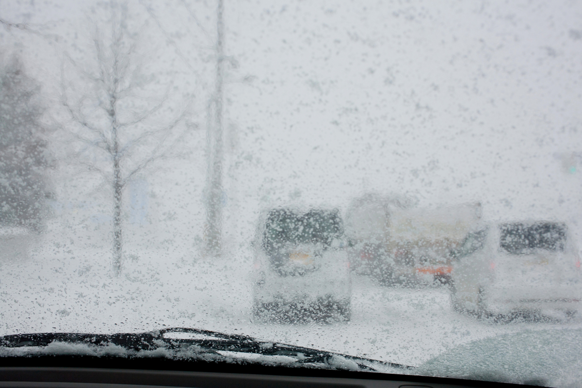 大雪の日の渋滞