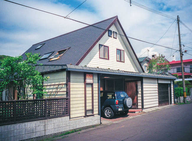 6. 室蘭 鎌田自邸（ブロック造に三角屋根増築）