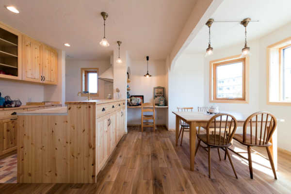 ムーミンの家をイメージした塔屋のある住まい