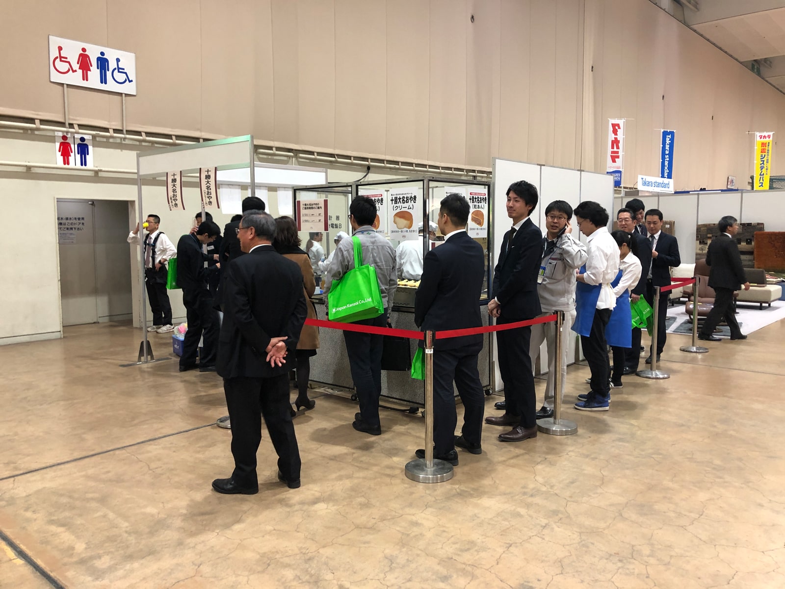 会場ではおやきが大人気！リプランくんも食べたかった。。。（笑）