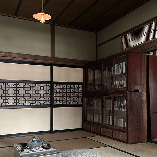 襖は近年まで日本家屋の定番建具だった