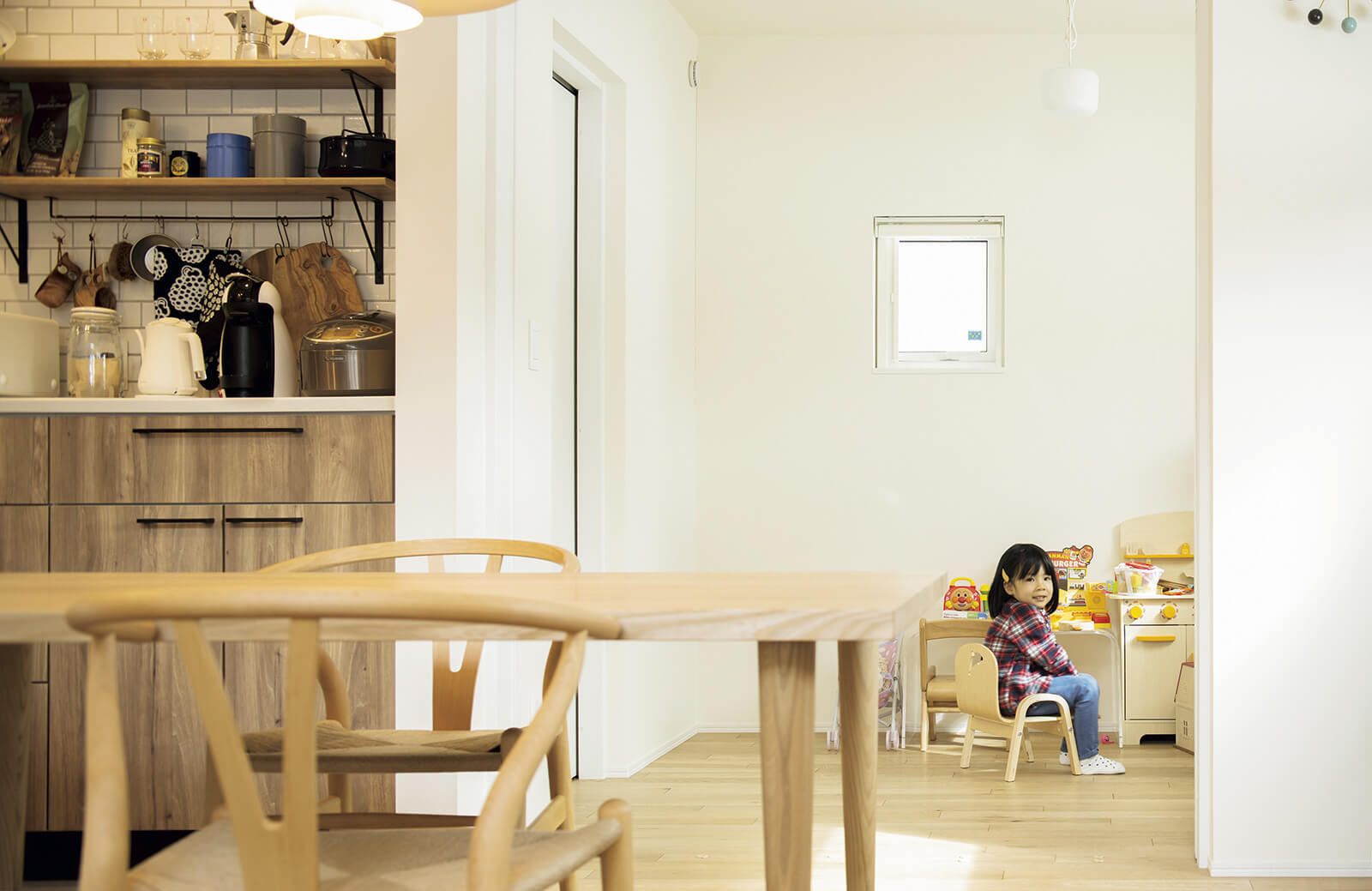 リビングから続く洋室は、3歳の子どものパーソナルスペースに。客間としても使用できる