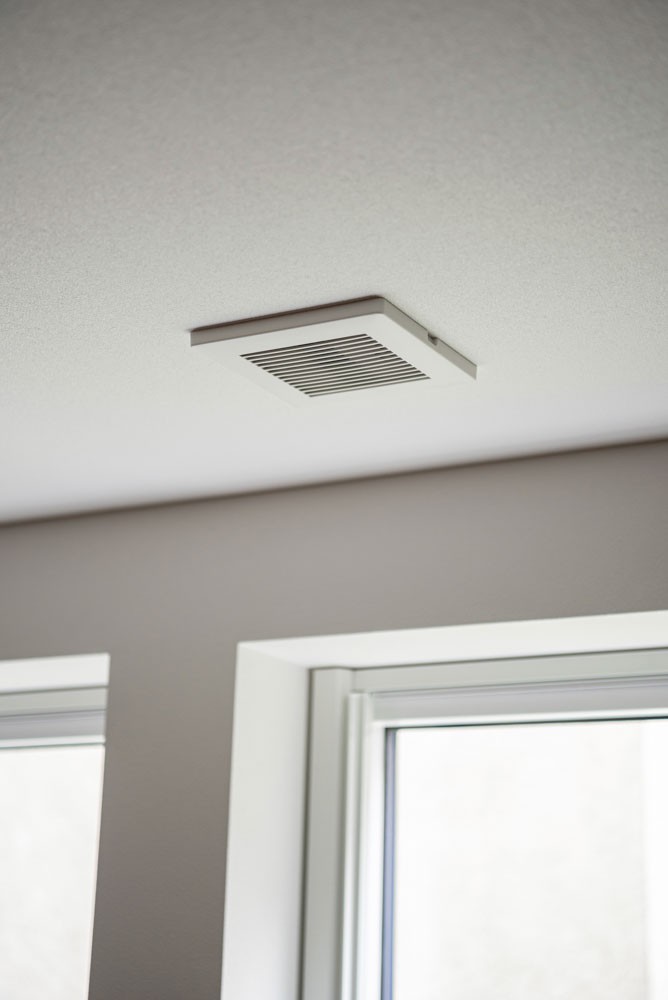 暖冷換気システムのパッケージエアコンや熱交換ユニットは、天井裏にすっきり配置。インテリアの自由度もアップし、小さな子どもが怪我や火傷をする心配もない