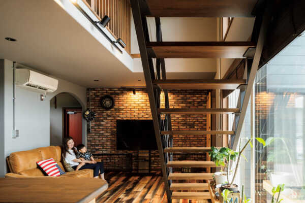 3世代が快適に暮らせる住宅性能を備えたインダストリアルデザインの住まい