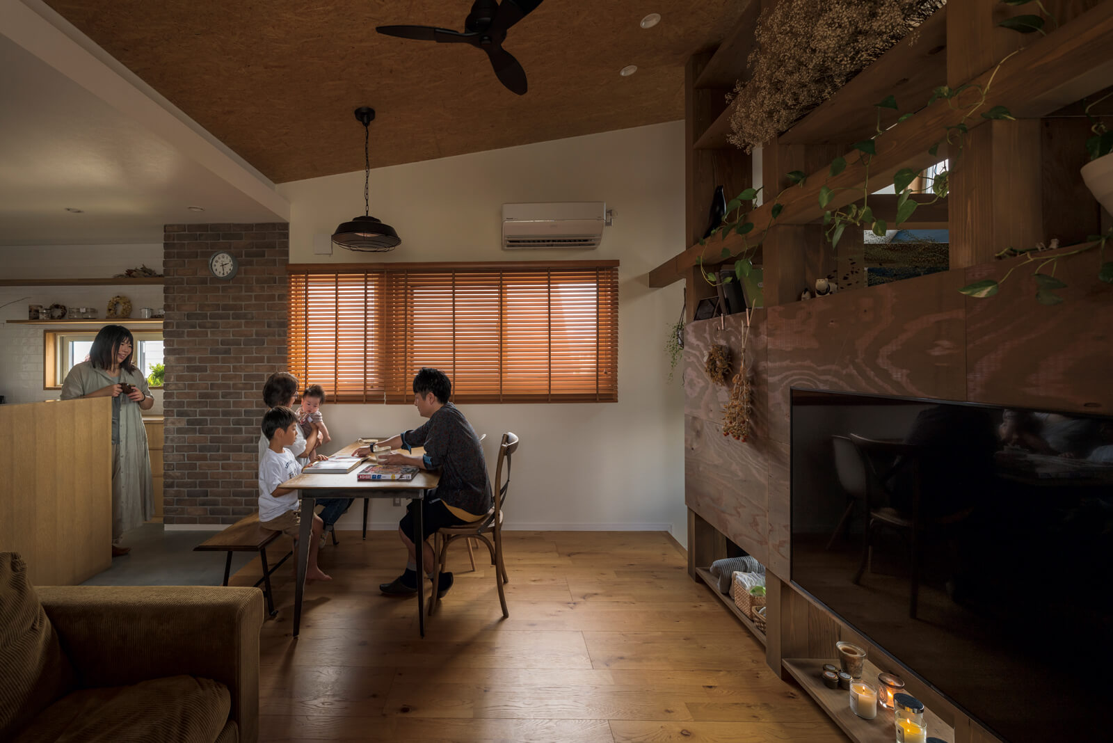 プランニングでは、座っている人の後ろを通るのに十分なスペースを確保したい