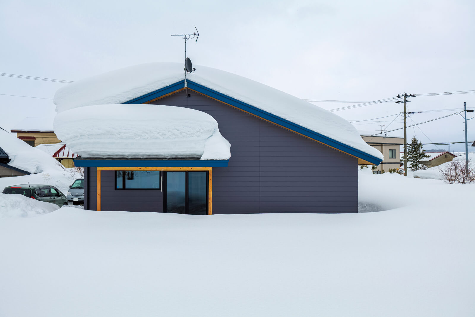 髙山建築の「耐雪型住宅」は、1.3ｍの積雪にも耐える強い構造体を持つ