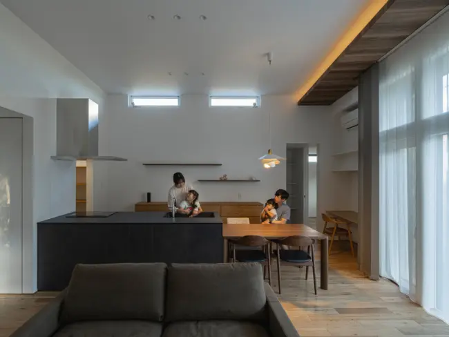 暮らしやすさと美しさを両立した街なかの平屋建て