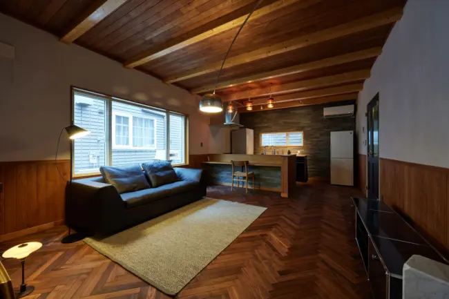 本物の素材と高い性能で仕上げた約22坪の「男の隠れ家」