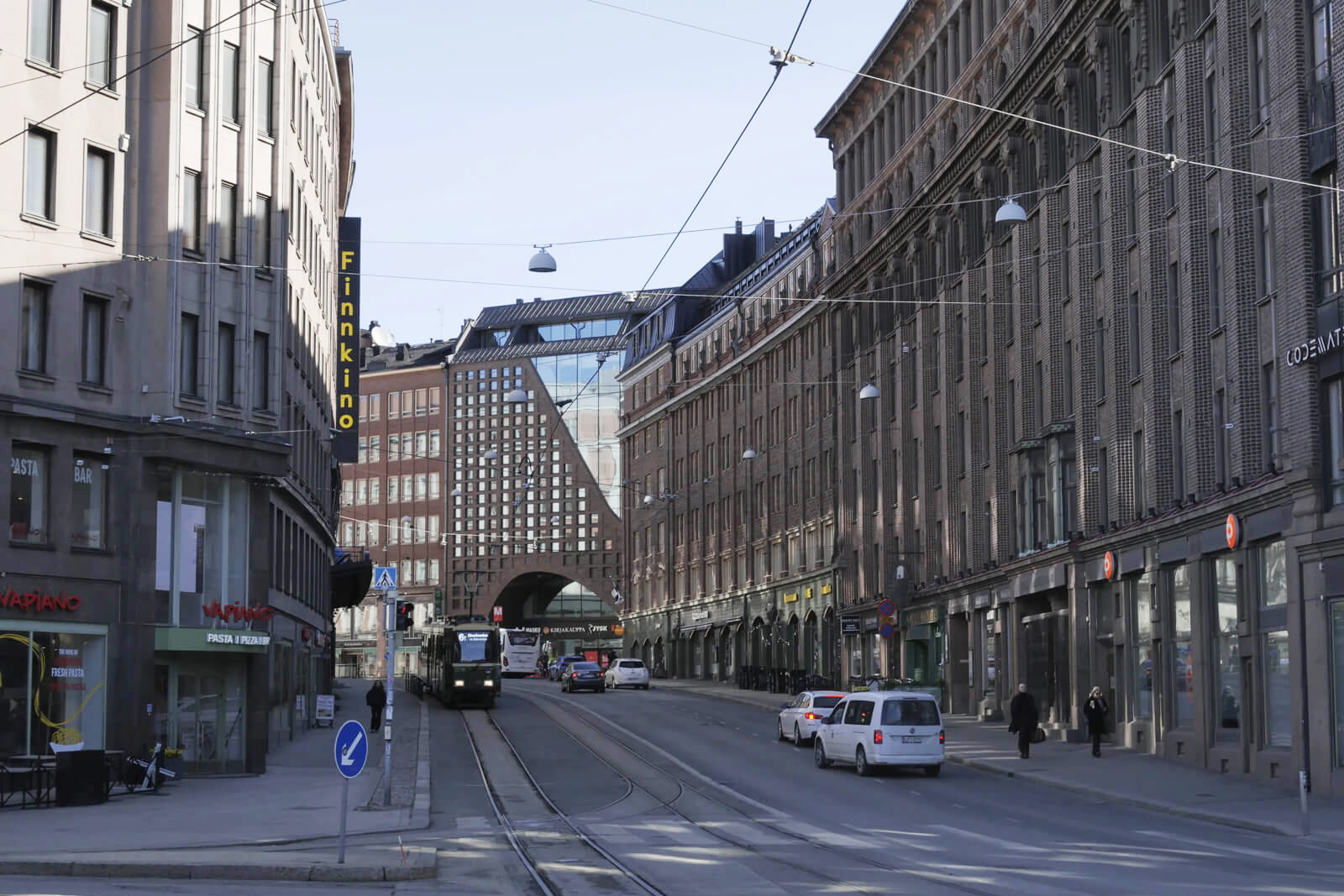 ヘルシンキ中央駅からヘルシンキ大学への道
