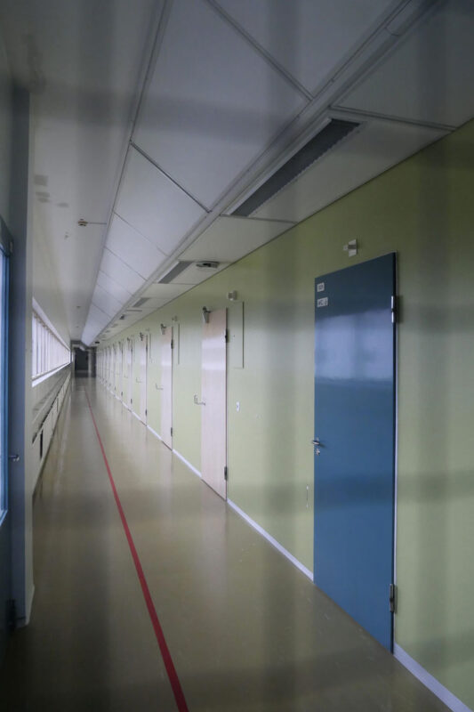 扉が色違いの階も