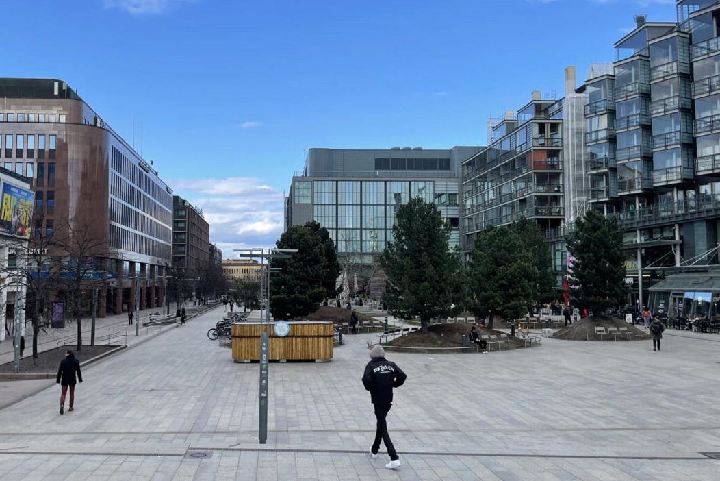 建物の裏手のほうまで街区が整備されている