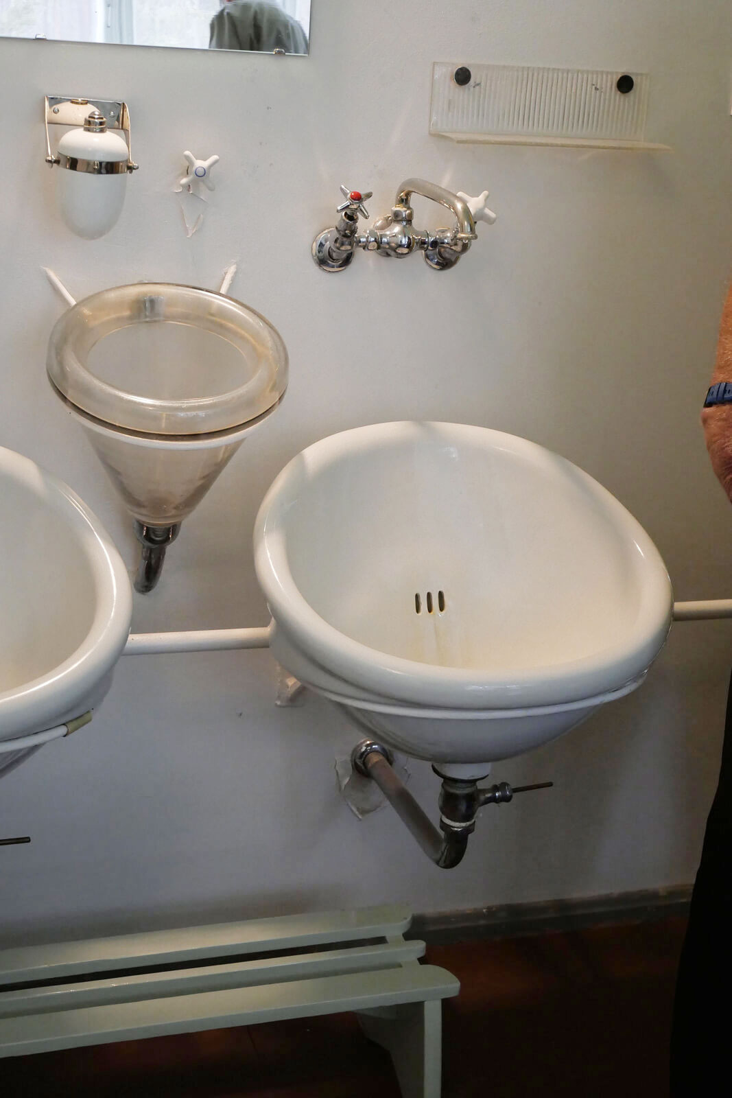 かの有名な水ハネしにくいシンク。実際に水を出して試すことができたが、確かにハネなかった