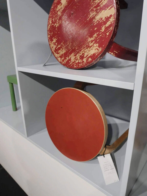 いわゆるヴィンテージ。もし自分がStool 60を手に入れたらこういうふうに育っていくのかな、と妄想したり