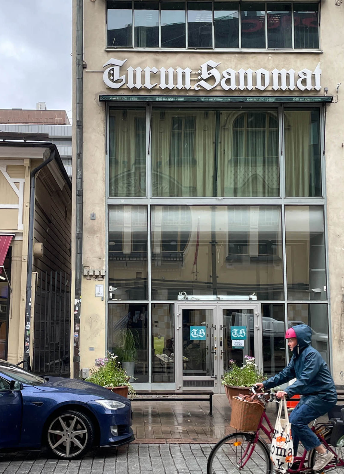 合理性と美しさが同居したファサード。正面からの写真が特に映える