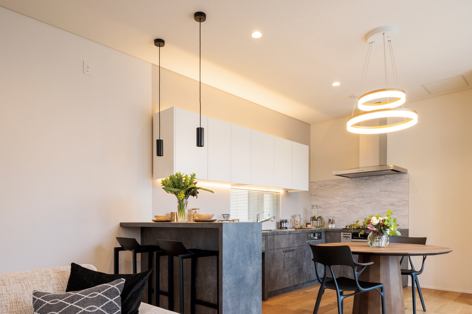 STARR WEDGEの品質はそのままに、これまで培ってきた経験と技術を隅々まで生かして提案するFLAPTにも、横田さんの哲学や理念はそのまま引き継がれている