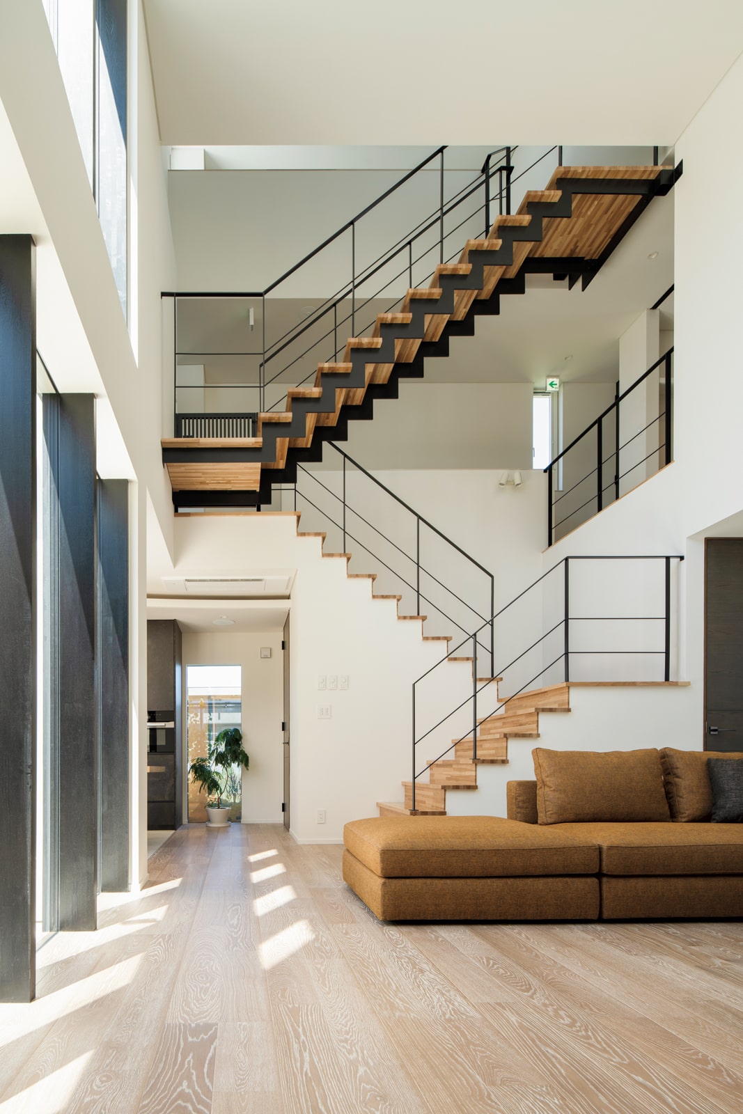 環境への配慮を心がけたモデルハウスでは、資材の選定においても環境価値の高さを意識。公正な取引の下で仕入れられている木材や、長く快適に暮らすことができる高性能な建材を積極的に採用した