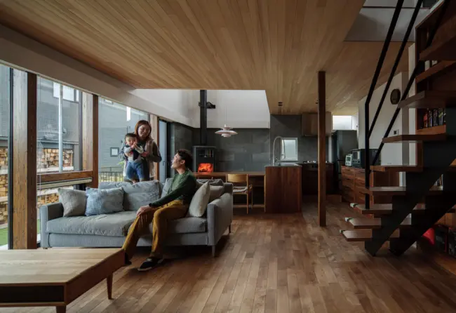 性能もデザインも妥協せず理想を追い求めた薪ストーブ＆吹き抜けの家