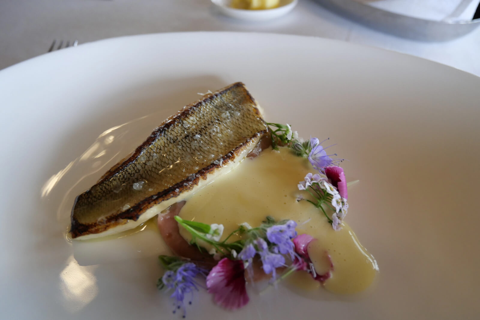 Perchという白身魚の一品