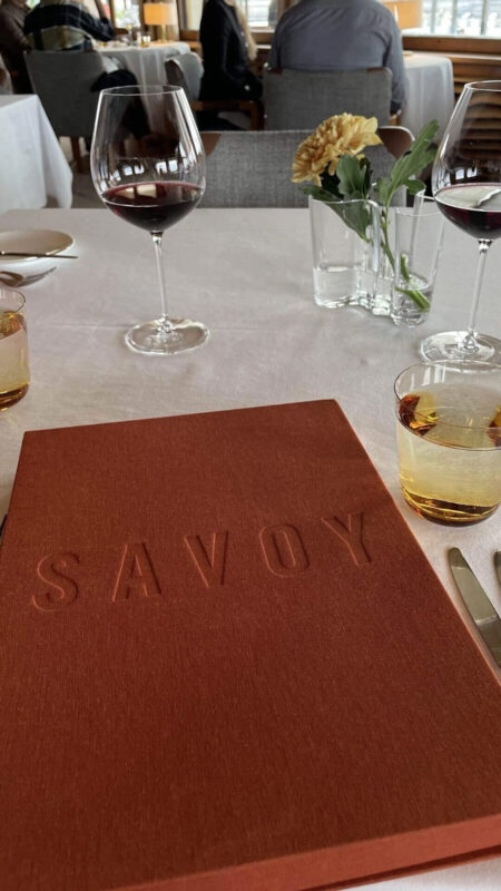 分厚いワインメニュー