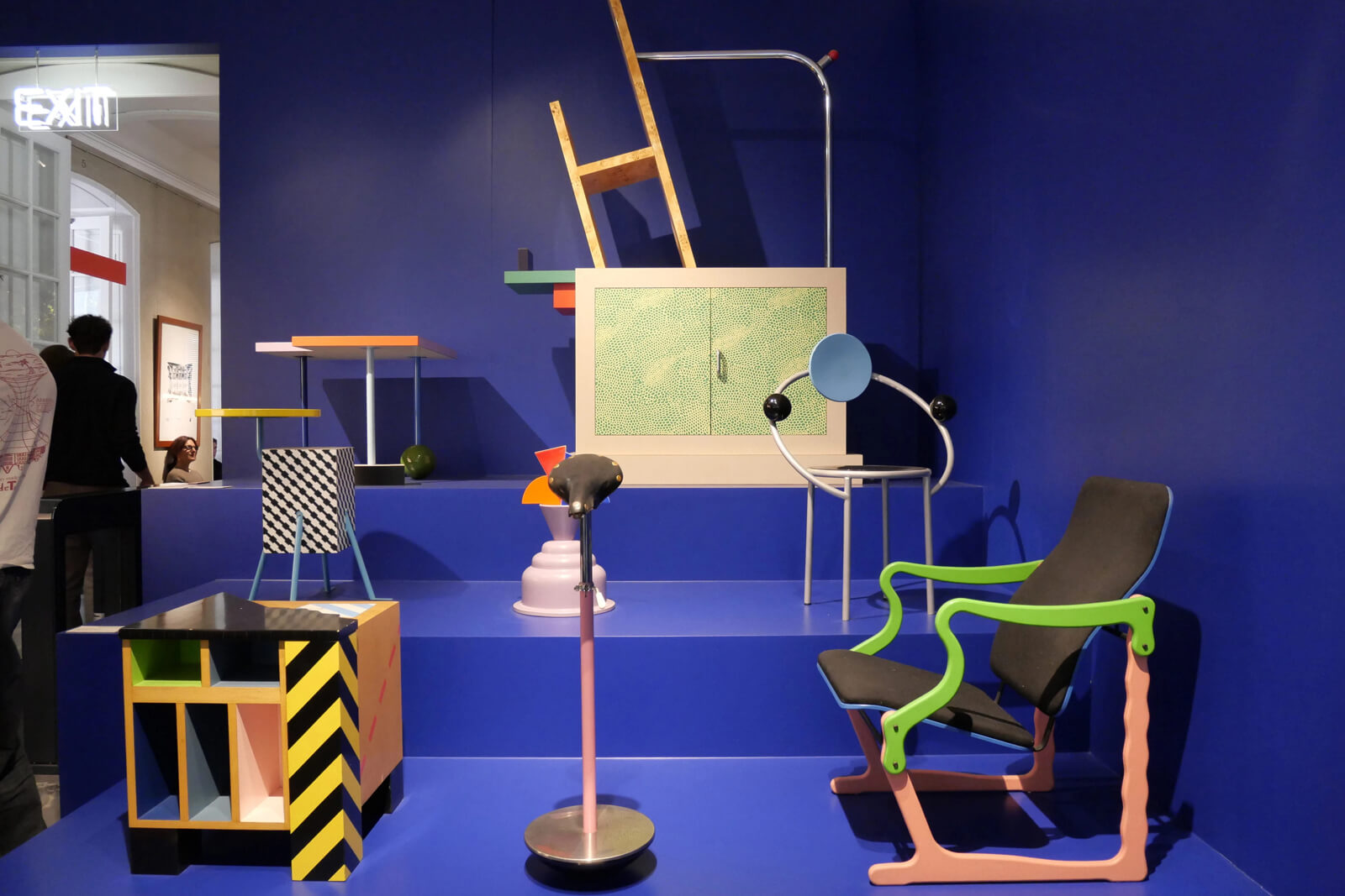 さらにはPOPと近未来的な要素との融合も。「デンマークデザイン」と呼ばれるものの範囲の広さがよく分かる