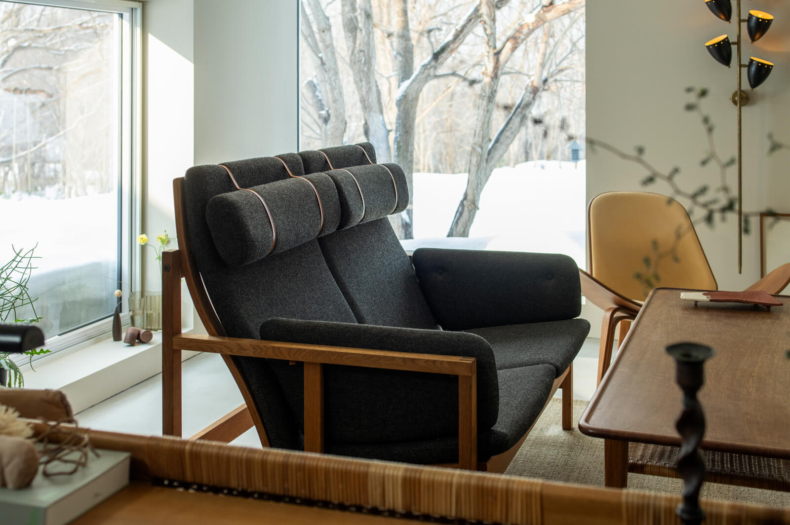 ネックレストは、座る人のサイズや使いやすさに合わせて取り外しや移動ができる